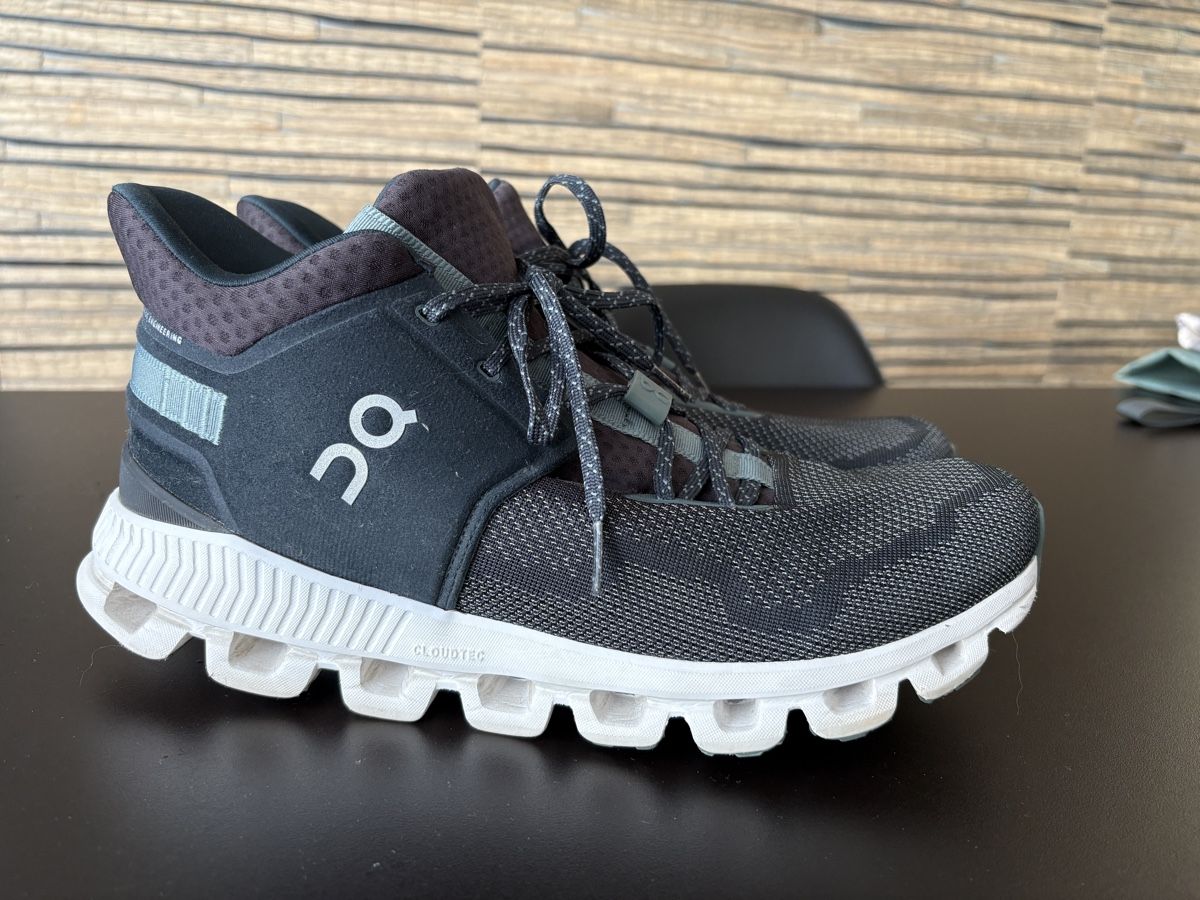 On Chaussures hommes: On Schuh Cloud Hi Edge 44.5 – D'occasion à Staufen par F14_tomcat 1