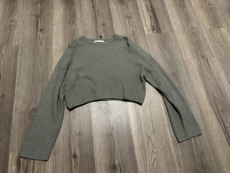 Pullover Pull&Bear grün Gr. XS mit kleinem Loch