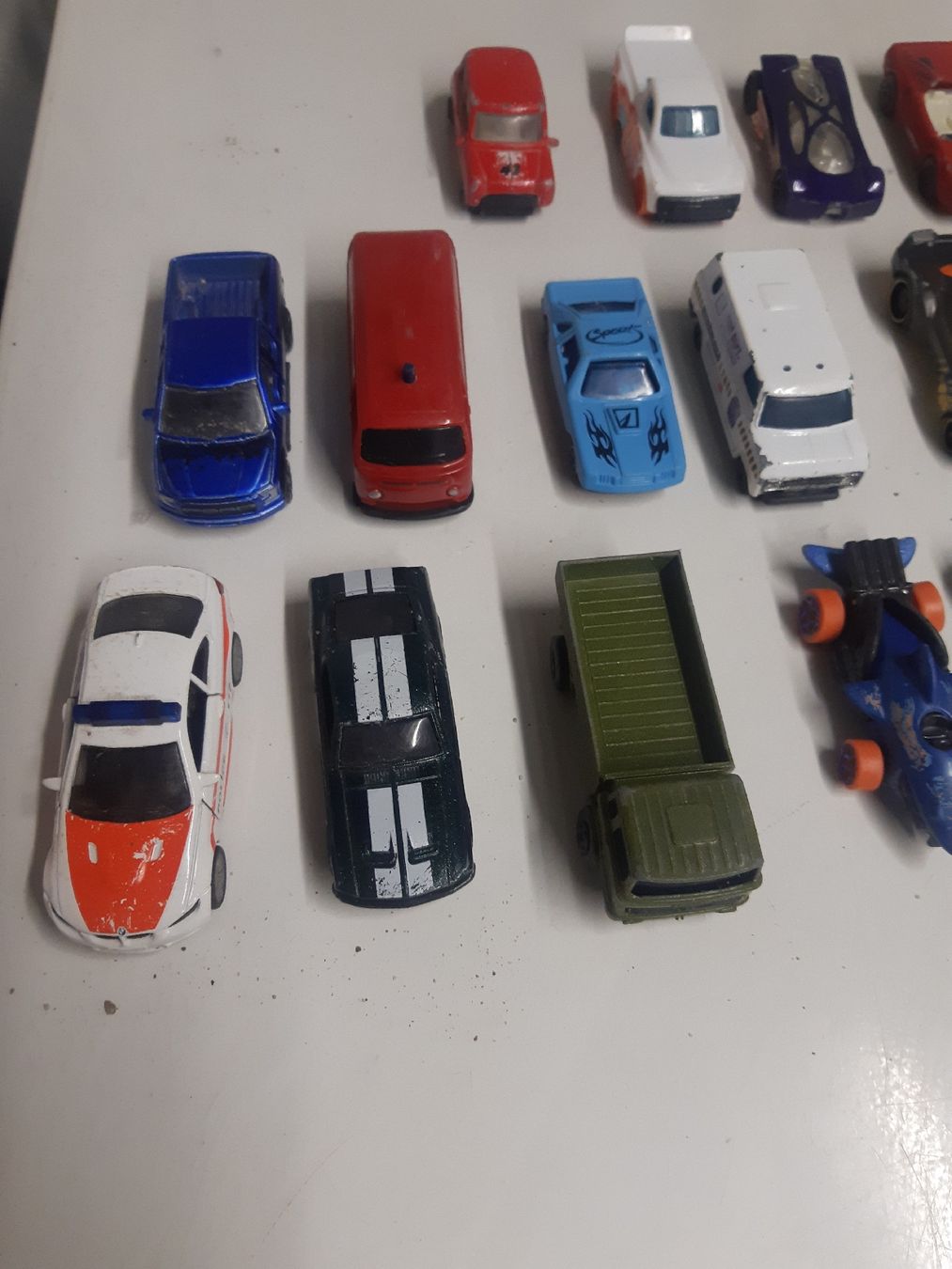Jouets: Diverse Spielzeugautos – D'occasion à luzern par zola7 1