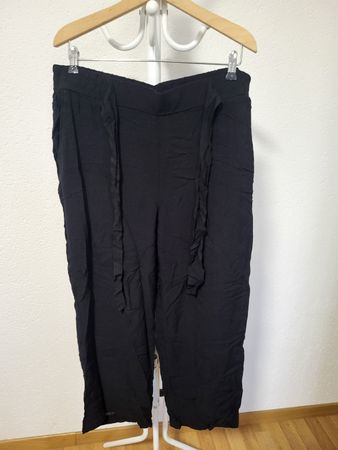 Schwarze Stoffhose Gr. 42/26 - Lässig für de Summer!
