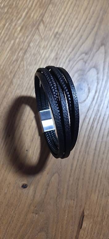 Bracciali & Braccialetti: Lederarmband und 2 nordic Ringe bis 31.07. verfügbar – Usato da Egliswil venduto da fab_tb28 1