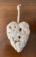 Blumendeko-Rosenherz. Masse: H 13,5 cm, B 10 cm, L 7 cm