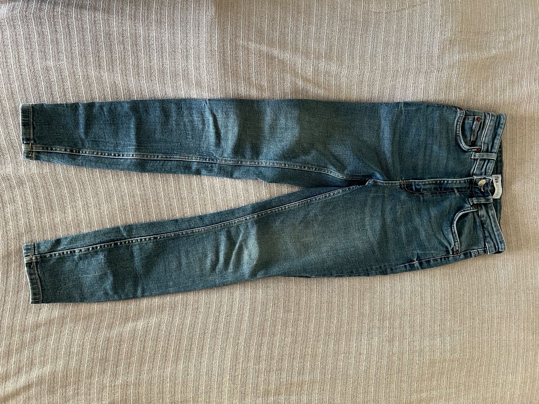 Zara Jeans: Zara Damen Jeans, Grösse 34 – Nuovo (secondo la descrizione) da Zürich venduto da anna_ri