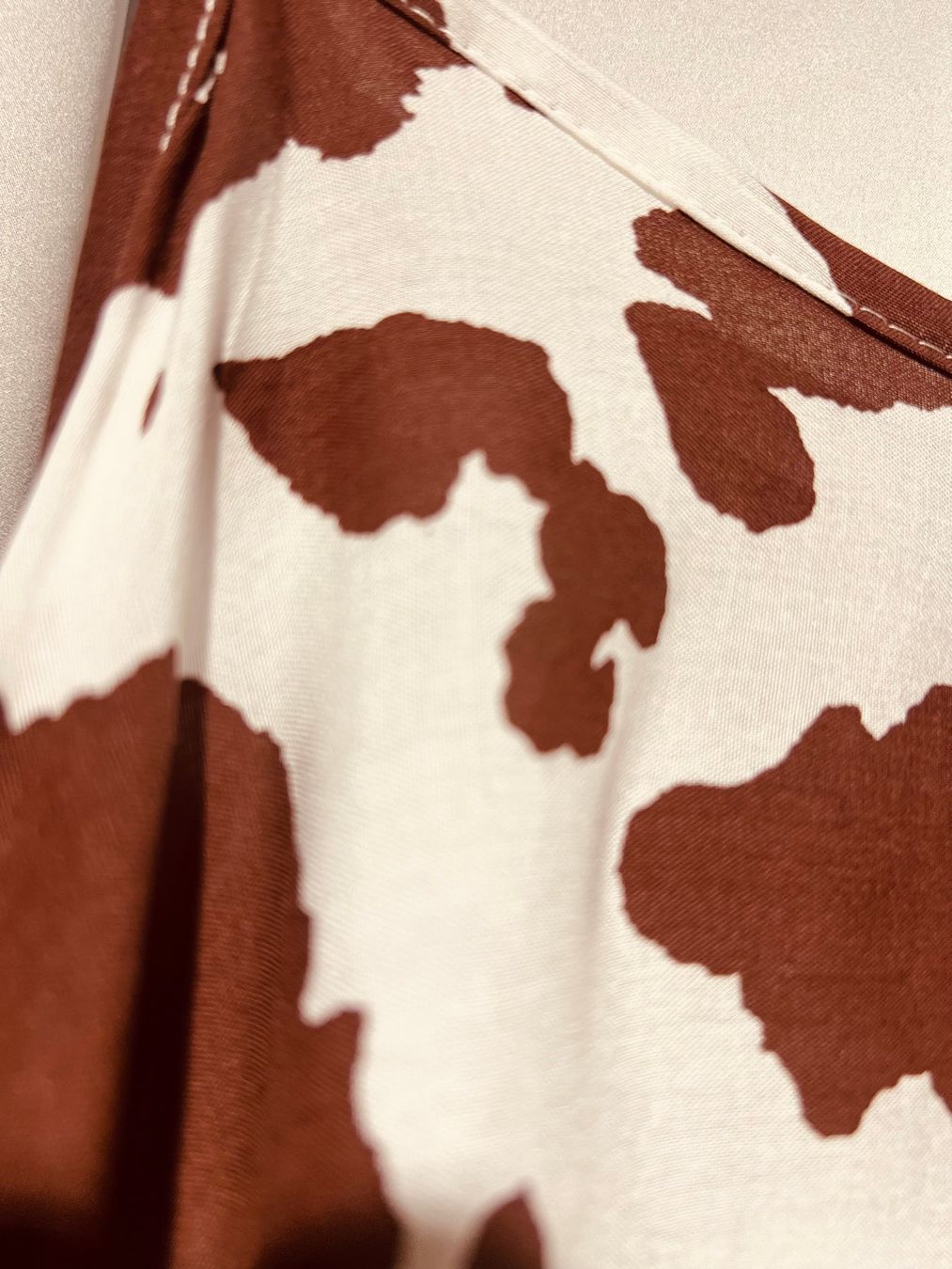 Vestiti: Leichtes Sommer-Hängerkleid in "Kuh-Optik" – Nuovo e nell'imballaggio originale da Zürich venduto da Naebeli 3