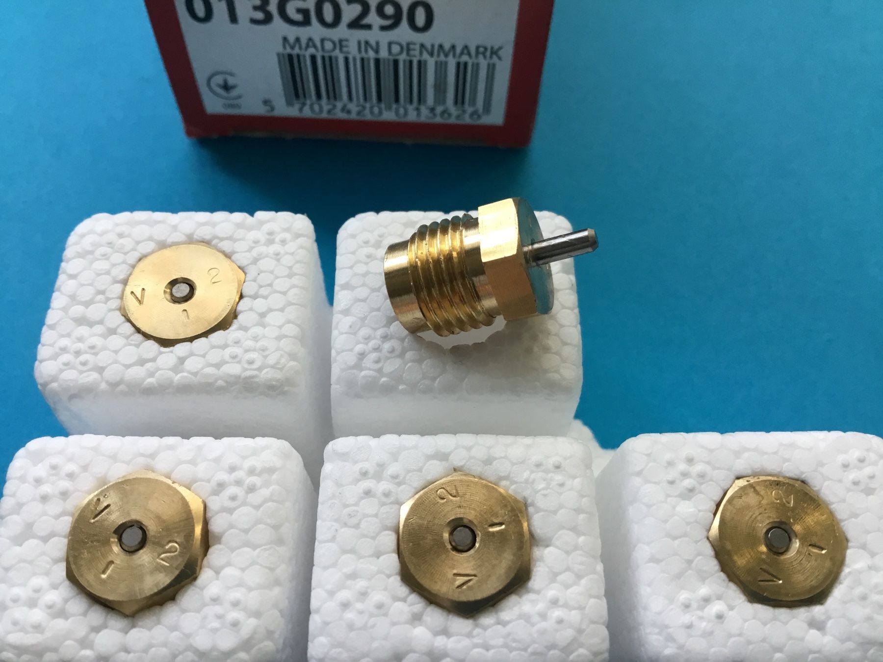 Radiatori: DANFOSS, 5 Stopfbuchse zu RA Thenmostat Ventilen – Nuovo e nell'imballaggio originale da St. Margrethen SG venduto da alfapeugeot10 2