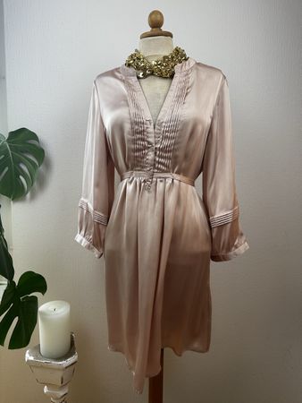 Robe H&M satinée rose pâle taille 42 très bon état