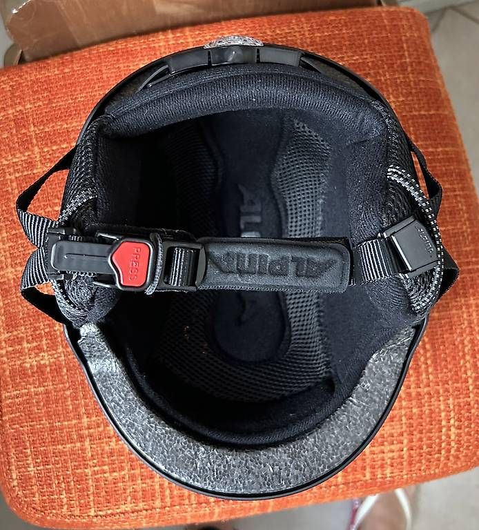 Alpina Caschi: Casco sci Alpina 51 - 55 cm – Usato da Castel San Pietro venduto da  4