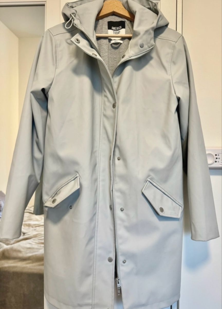 Cappotti: AMERICA TODAY - Raincoat / Regenmantel / Parka – Usato da Zürich venduto da collins9_kate1 1