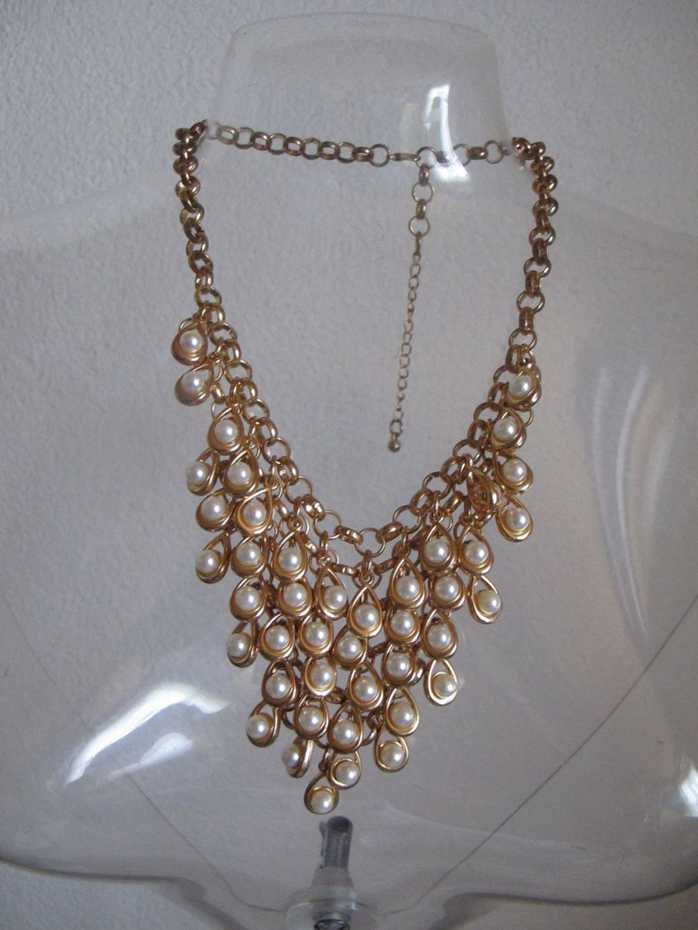 Colliers: Elegante Goldkette mit Perlen, Statementkette – D'occasion à Löhningen par Chimae67