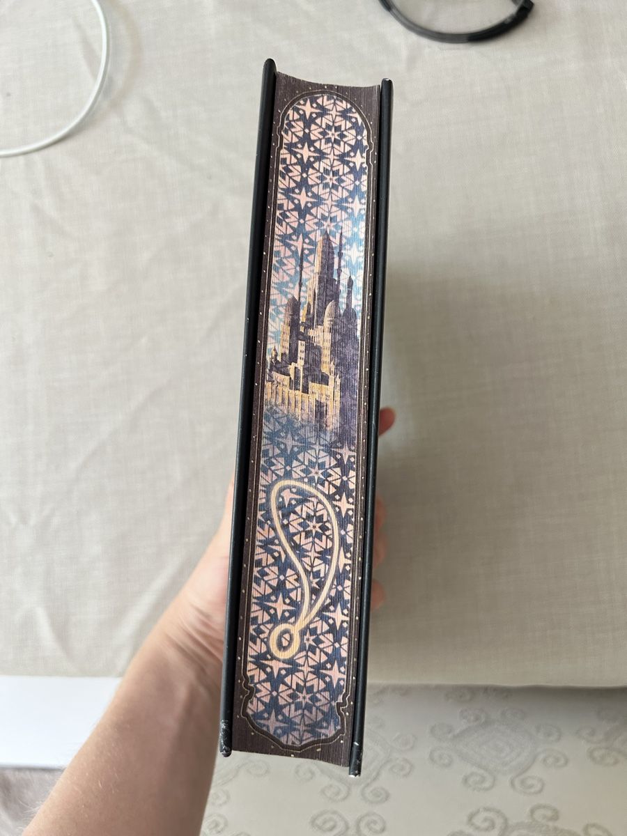 Bücher: We Hunt The Flame - Deutsch  – Gebraucht aus Dättwil AG von fio_d76l 1