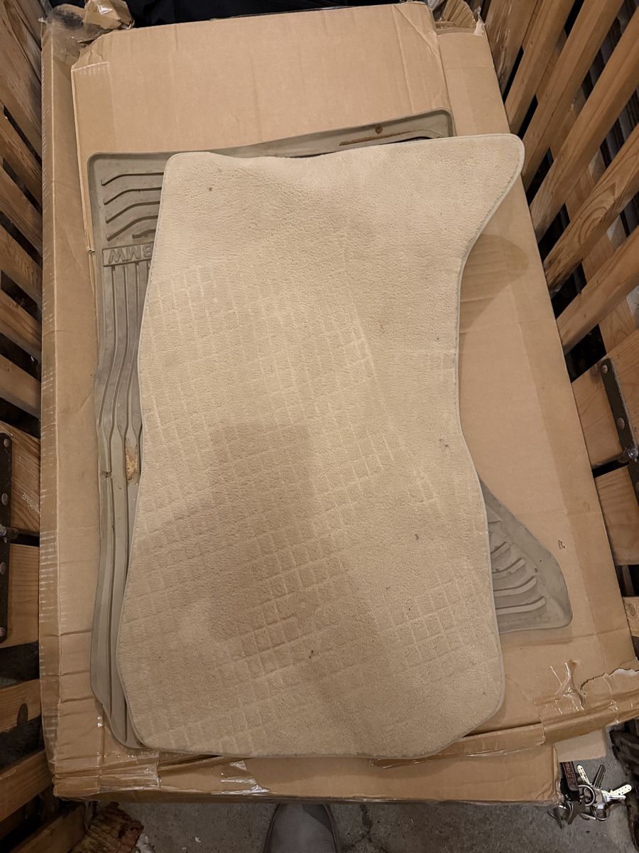 BMW Tappeti & Tappetini: Auto Teppich BMW – Usato da Basel venduto da Frenchie-Bulldog 2