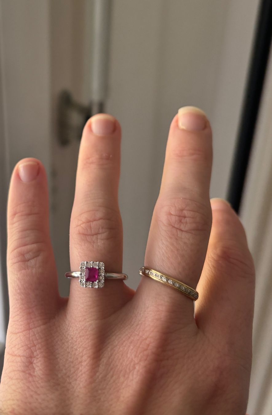 Bagues: Elegant 18kt White Gold Ring with Ruby and Diamonds Size 52 – Neuf avec emballage d'origine à Cham par ppl_8lbl 4
