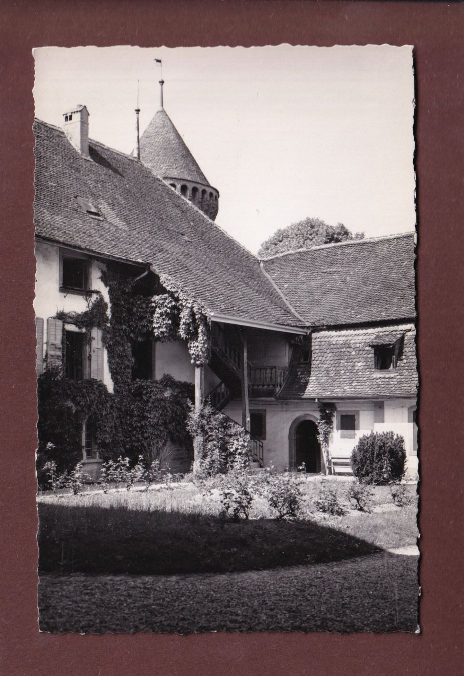 Cartoline postali: ESTAVAYER - Le Château – Usato da Pully venduto da nicecards-shop