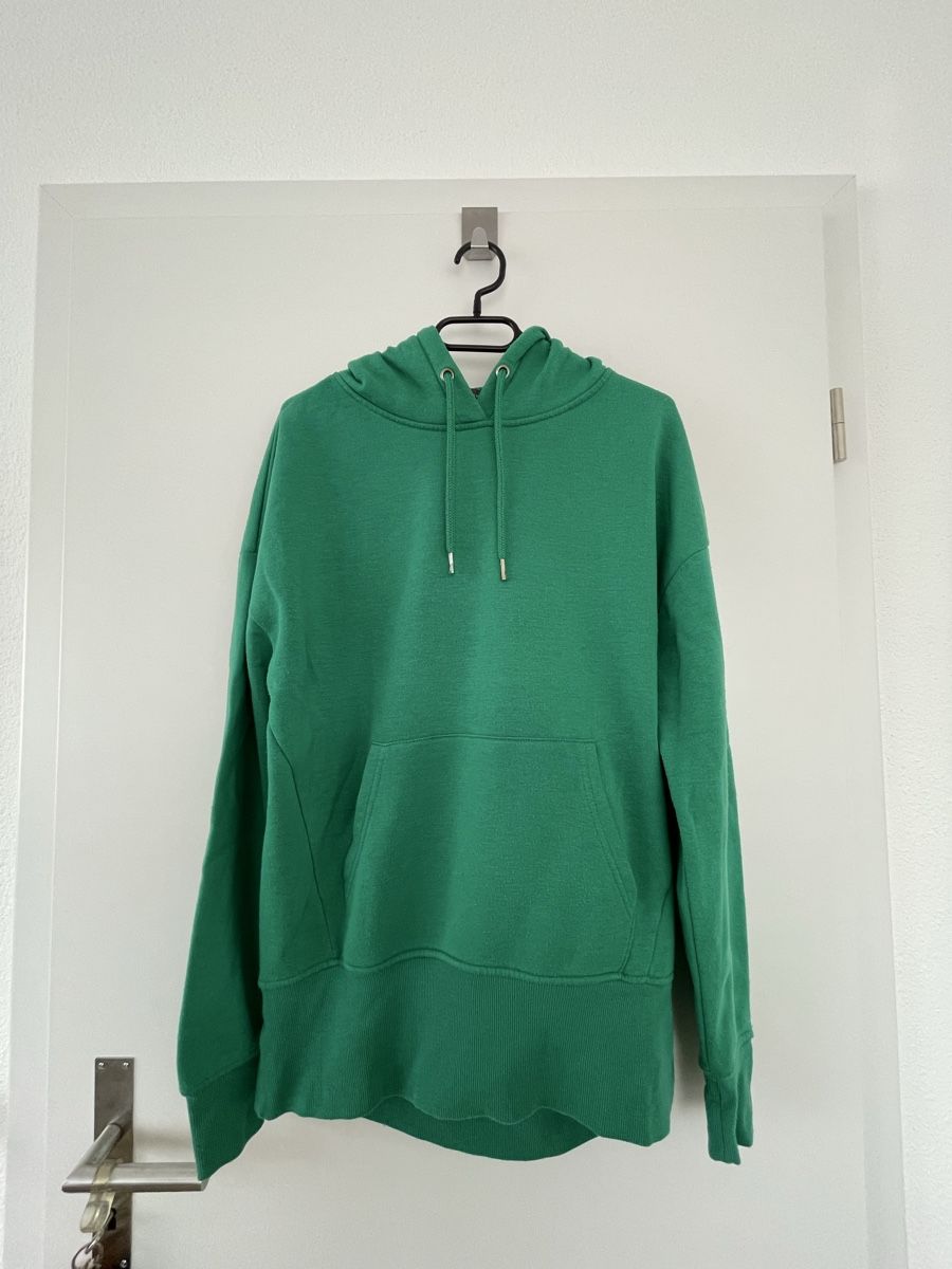 Pullover & Sweatshirts: Grüner Kapuzenpullover – Gebraucht aus Neuenegg von aba_g85b
