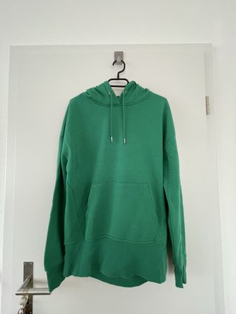 Grüner Kapuzenpullover
