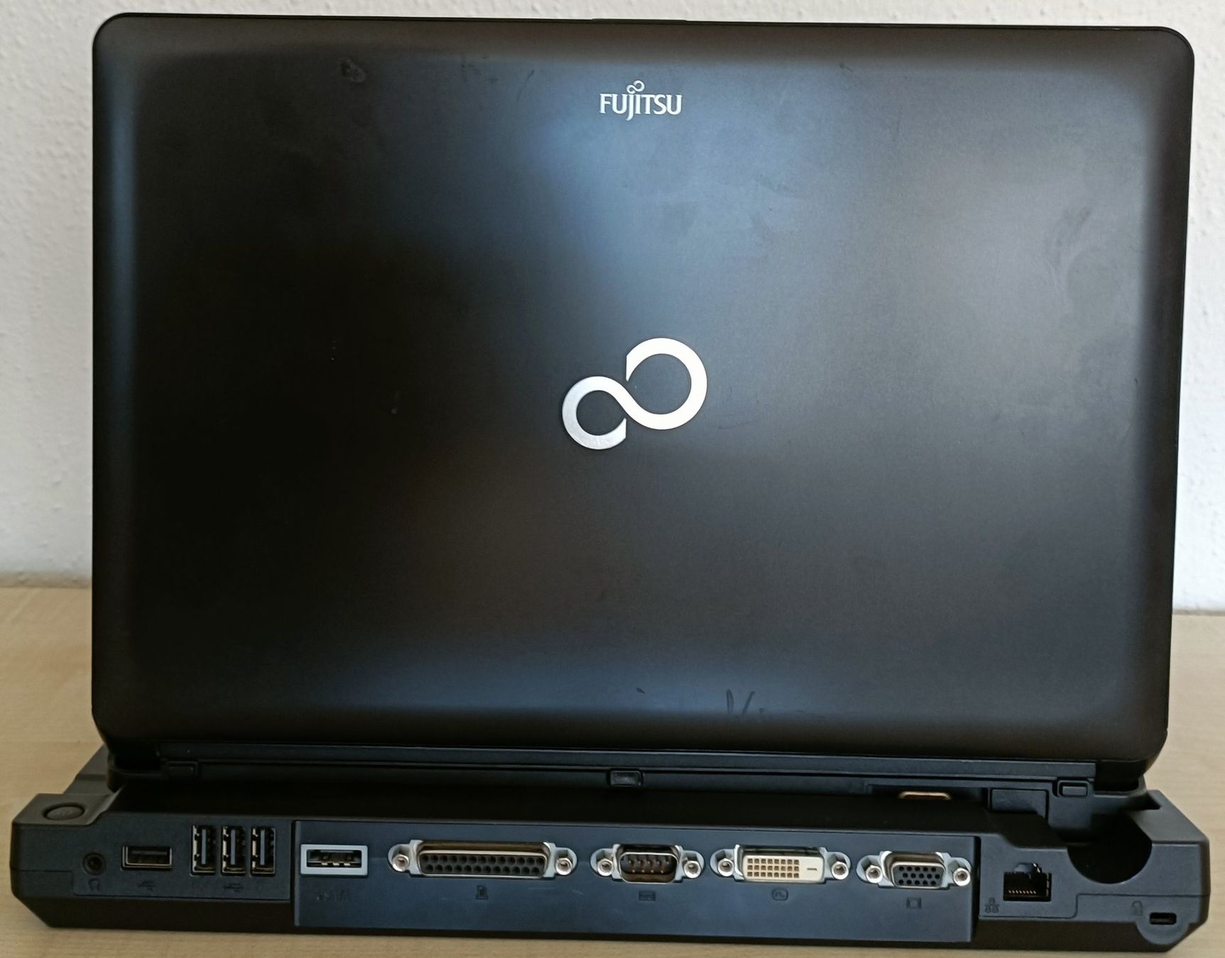 Fujitsu Notebook: Laptop Fujitsu, i5, SSD, Windows 11 Pro, Office 2024 Pro – Usato da Niedergösgen venduto da elv_kv8j 3