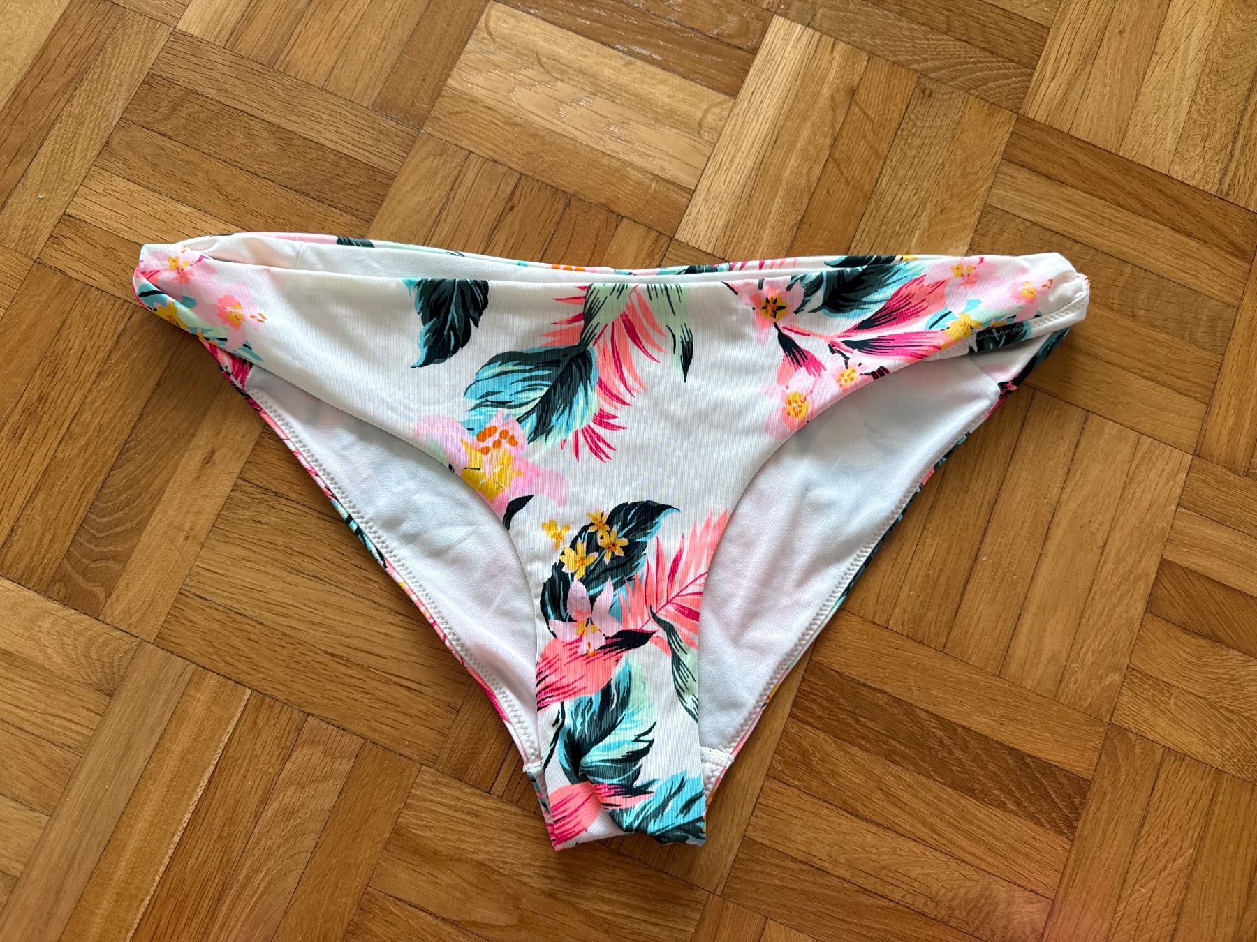 Costumi da bagno & Bikini: Bikinihose M/38 – Usato da Horgen venduto da linuxrp