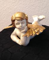 Engel mit Metallflügeln