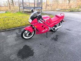 VFR 750F  RC24