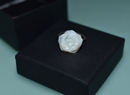 Damen Ring aus Sterlingsilber mit Blume aus Perlmutt, 52