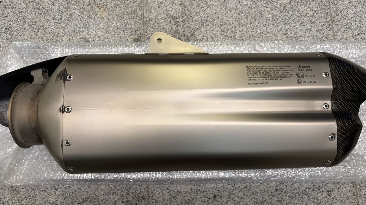 KTM Auspuffanlagen: Akropovic Slip On – Gebraucht aus Bönigen von PE08 1