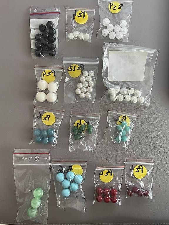 Perlen (unechte): Kugeln aus gebohrten Steinen oder Perlen oder aus Silber – Neu und originalverpackt aus Muttenz von einfach-schoen
