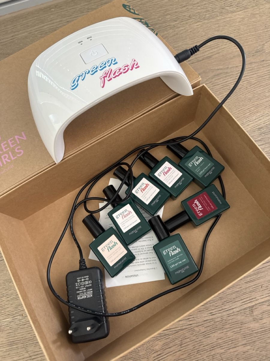 Nagellack: Green Flash kit  – Gebraucht aus Zürich von cam_l7gj