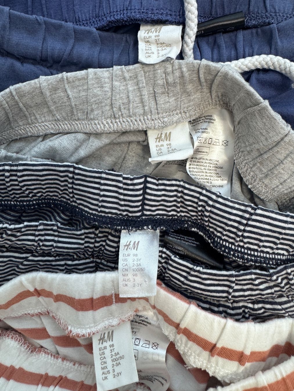 H&M Ensembles coordonnés: Leichte Hosen Gr. 98 – D'occasion à Bonaduz par lut_6rts 1