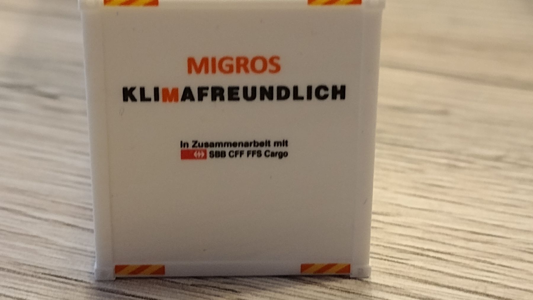 Roco Modellini di ferrovie: Containers Migros et Coop. – Usato da Vevey venduto da tgv3 4