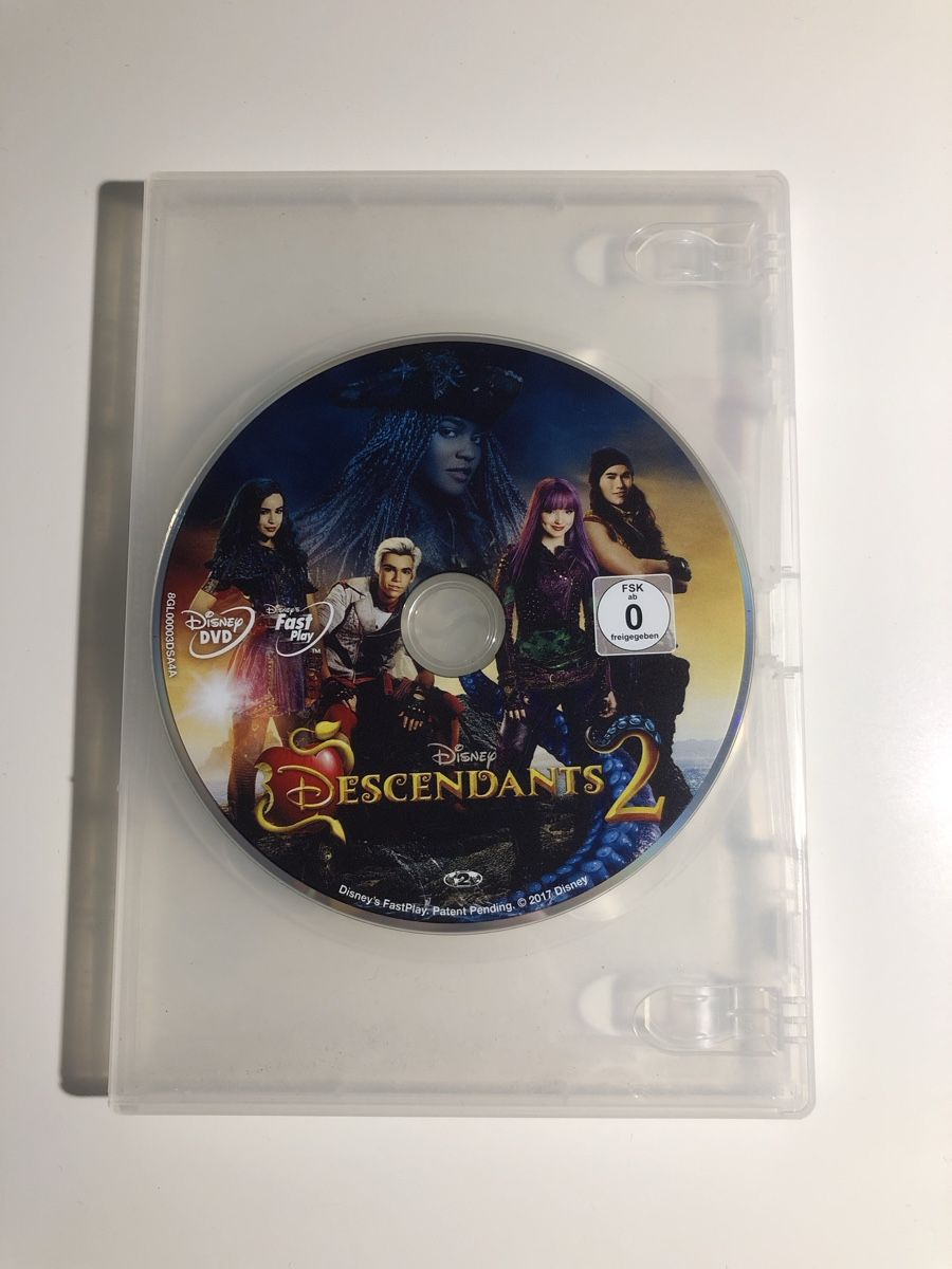 Tutti i DVDs: Descendants 2 – Nuovo (secondo la descrizione) da Zuchwil venduto da simge_1907