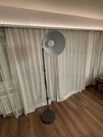 HEKTAR Standleuchte (dunkelgrau)