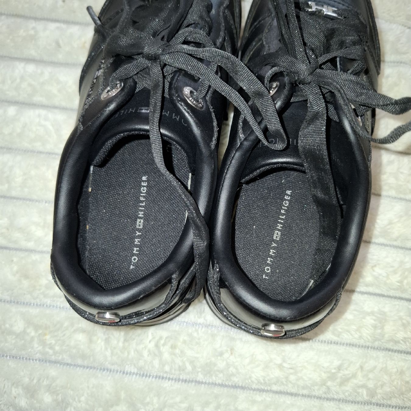 Tommy Hilfiger Chaussures femmes: Tommy Hilfiger Baskets Compensées Plateforme Noires - 36 – D'occasion à Le Locle par QualiteExpress 2
