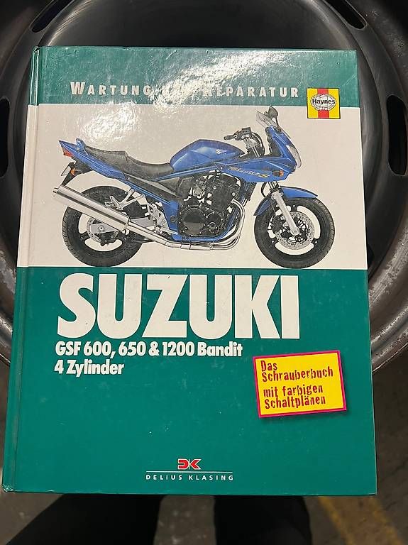 Libri: Betriebsanleitung suzuki – Usato da Volketswil venduto da mascalzone-latino