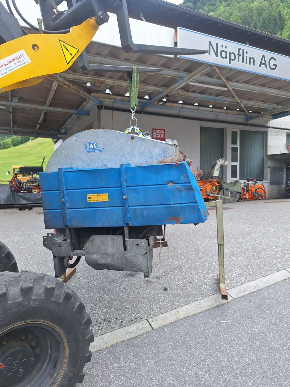 Tutte le macchine: Saco Miststreuer – Usato da Emmetten venduto da EC240 1
