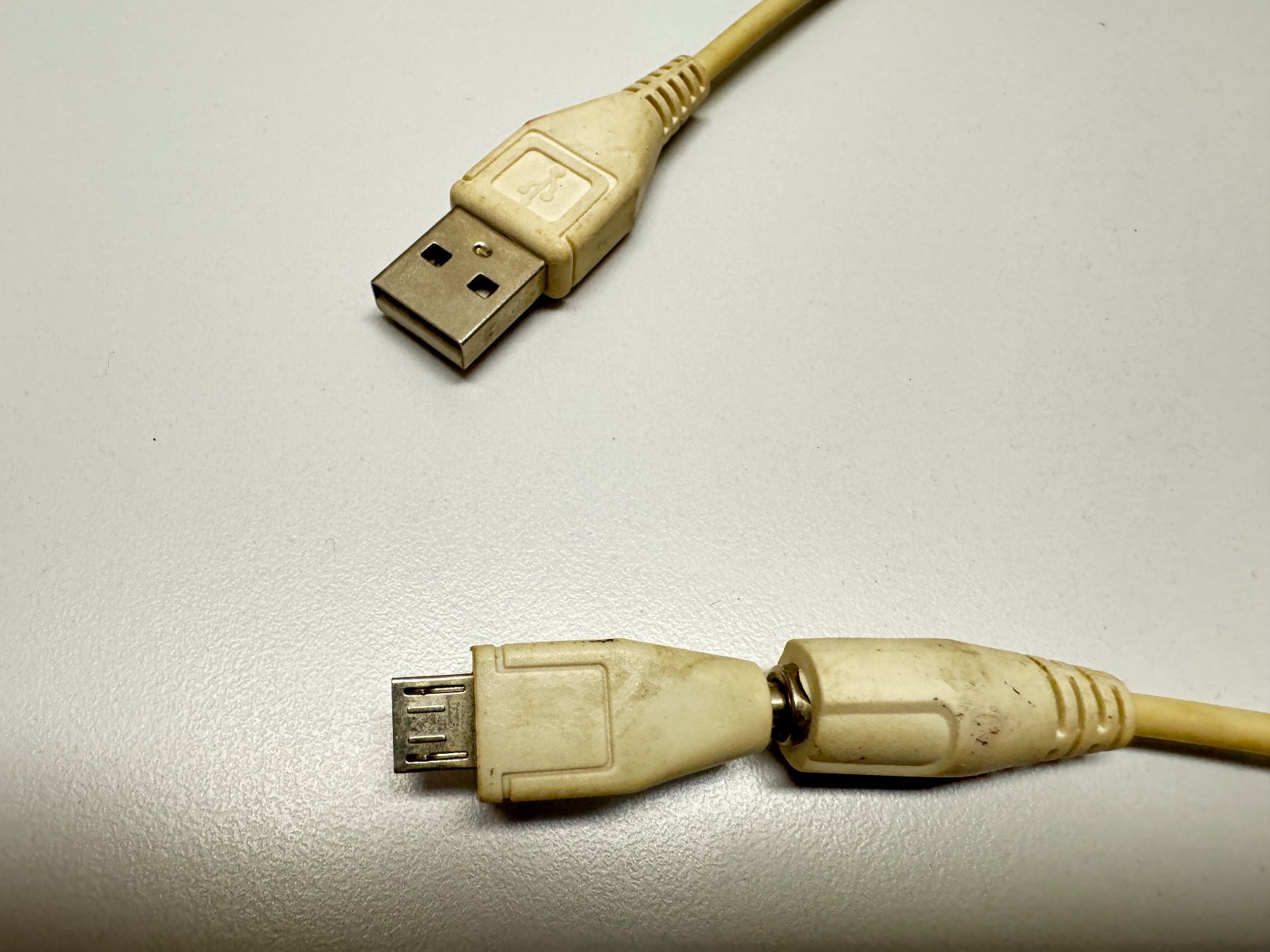 Cavi: USB Micro-B Stecker zu USB - A / Kabel + Stecker – Usato da Humlikon venduto da GX30 1