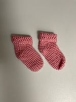 Babyfinkli/Socken rosa, gehäkelt