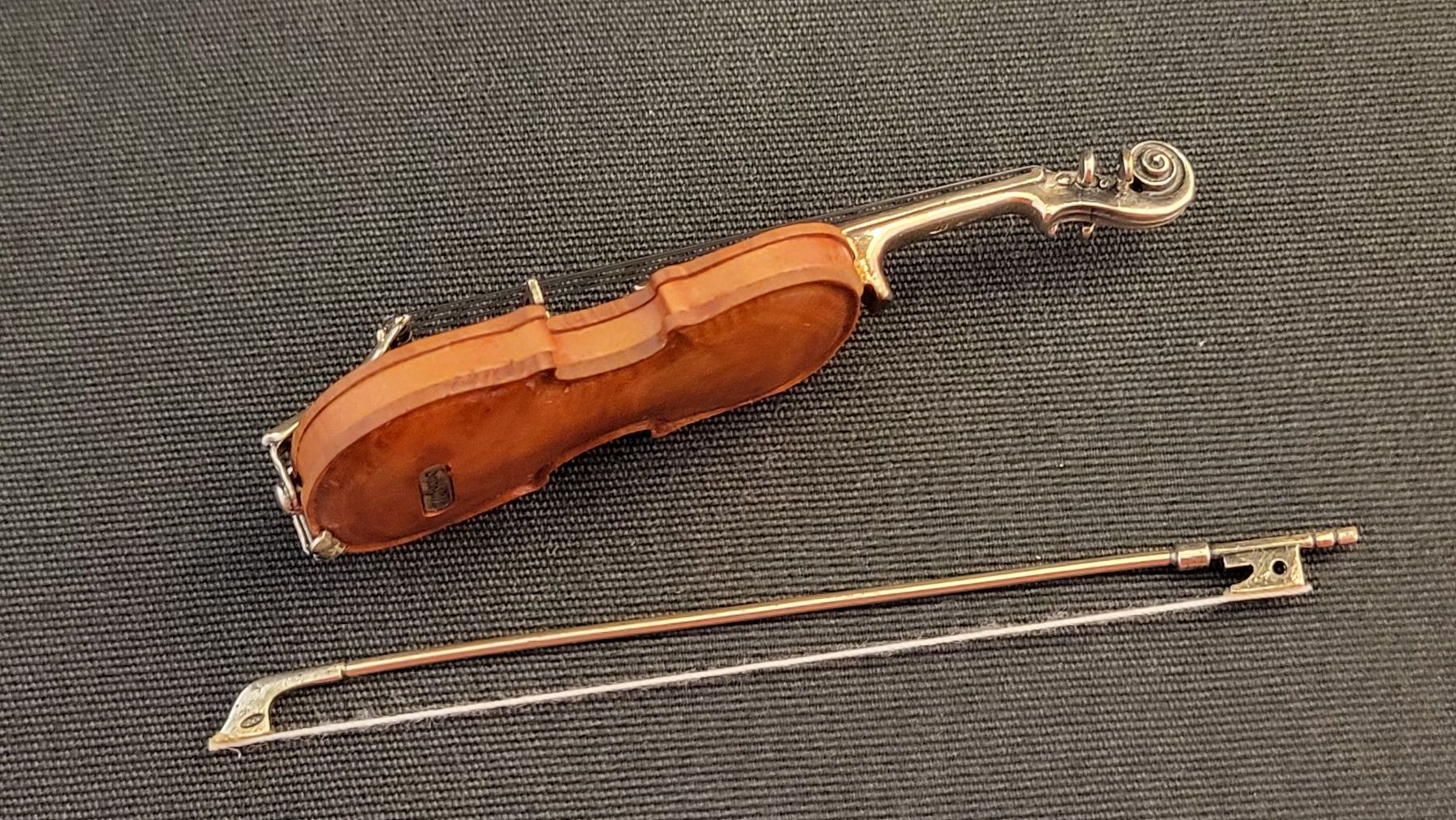 Figuren: Miniatur-Violine aus Holz und Silber – Neu und originalverpackt aus Basel von spinne02 3