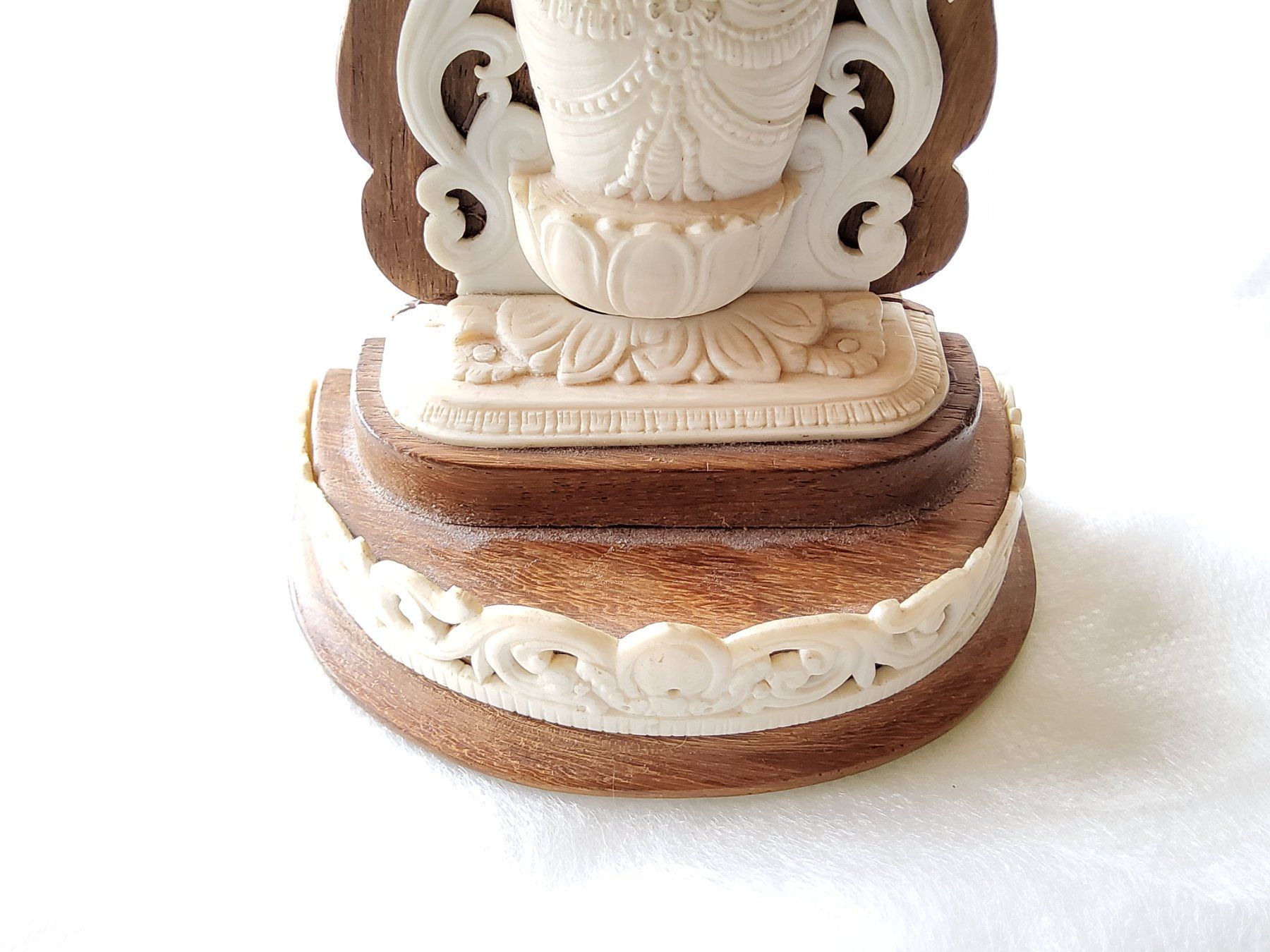 Figurines: Statuette représentant une divinité finement sculptée  – D'occasion à Malleray par Broc-Mo 8