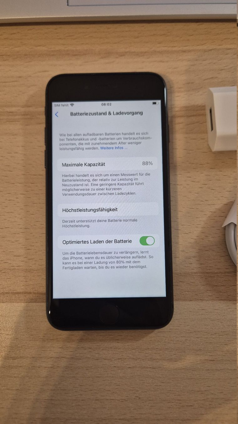 Apple Telefoni cellulari / Smartphones: iPhone 8 64GB Space Gray 3014 Akku bei 88% – Usato da Münchenbuchsee venduto da MV_Solutions 2