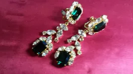 markante Ohrringe mit Strass