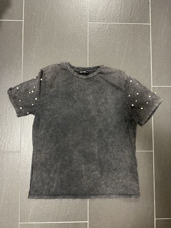 Cooles T-Shirt mit Perlen