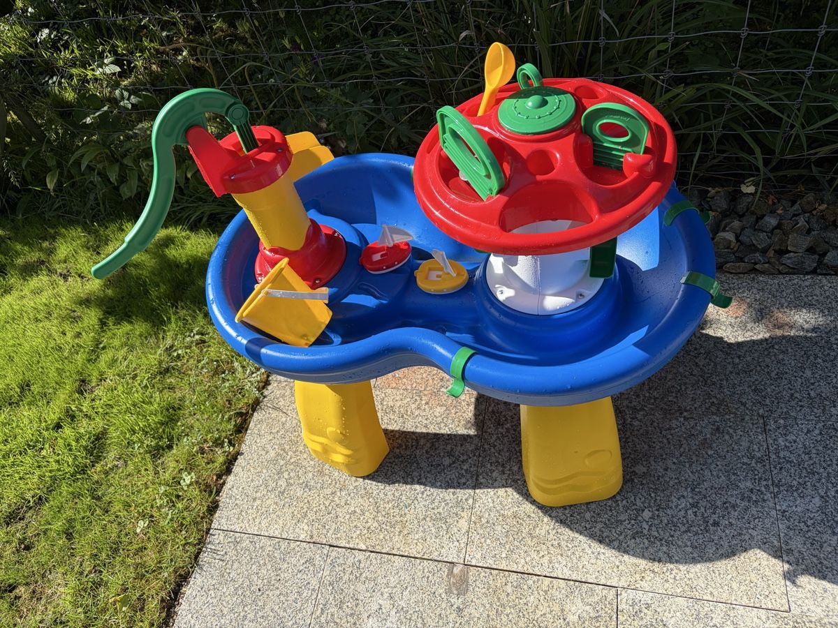 Aquaplay Giocattoli: Kinder Wassertisch mit Pumpe, Top Zustand! (56 – Nuovo (secondo la descrizione) da Aesch BL venduto da Kliana 2