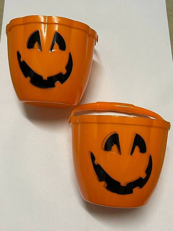 Autres articles pour la maison: 2 Halloween Körbchen – D'occasion à Lütisburg par Tweety77