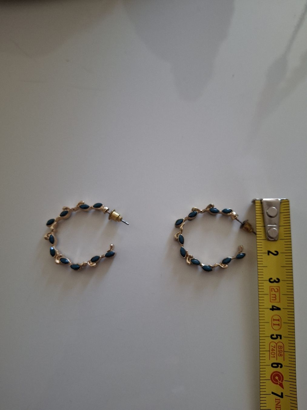Ohrringe & -stecker: Petites créoles vertes  – Neu (gemäss Beschreibung) aus Lausanne von Cognitia 2