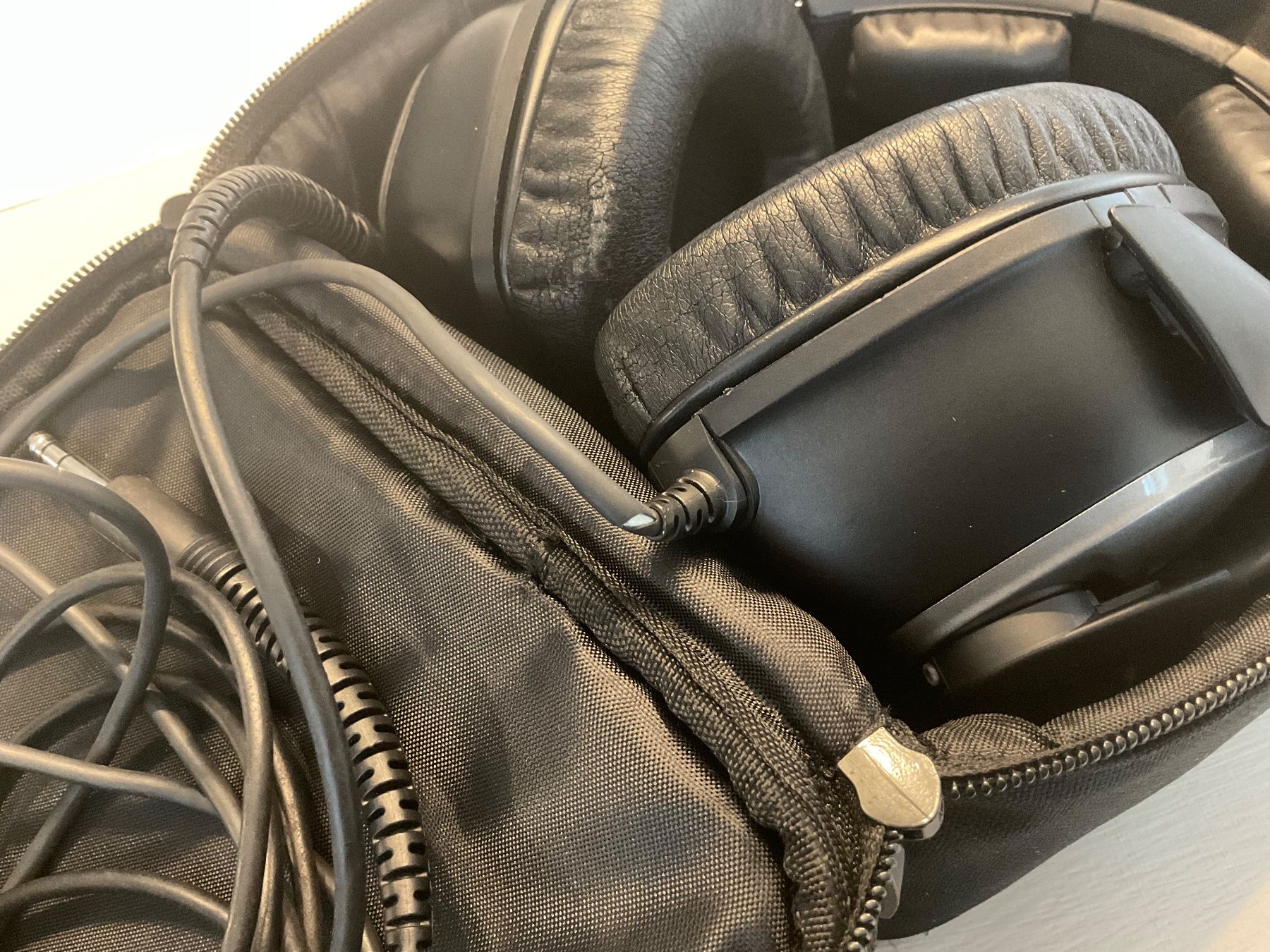 Sennheiser Kopfhörer: Sennheiser S1 Noiseguard Pilot Headset – Defekt aus Holzhäusern ZG von foxy_88 1