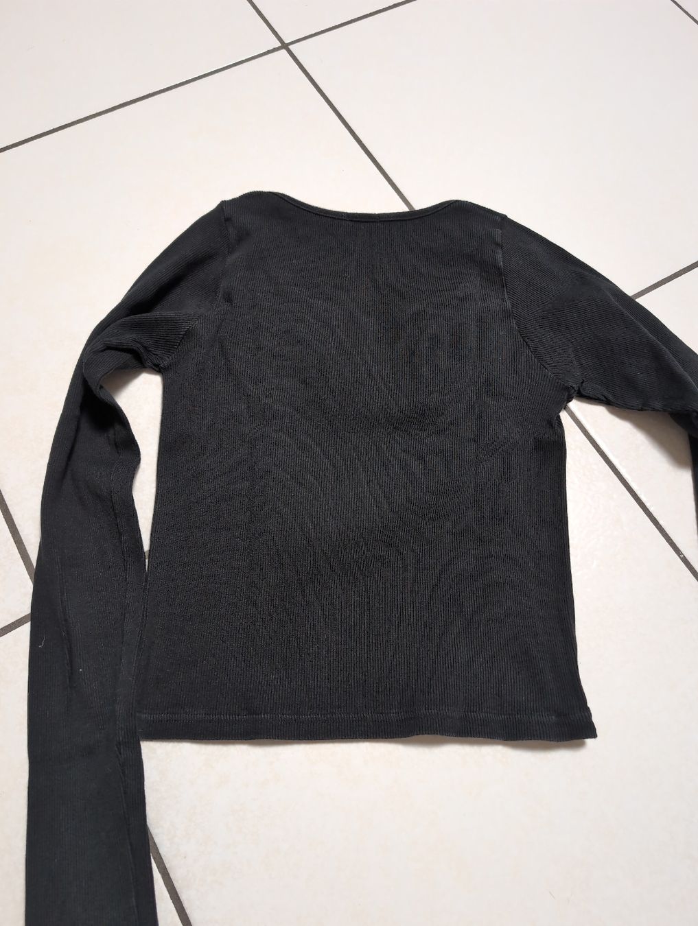 Brandy Melville T-Shirts: Maglietta manica lunga nera Brandy Melville – Gebraucht aus S. Pietro von van_2826 1
