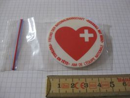 Pin Brosche Fussball Nati Suisse Schweiz / Herz für Nati