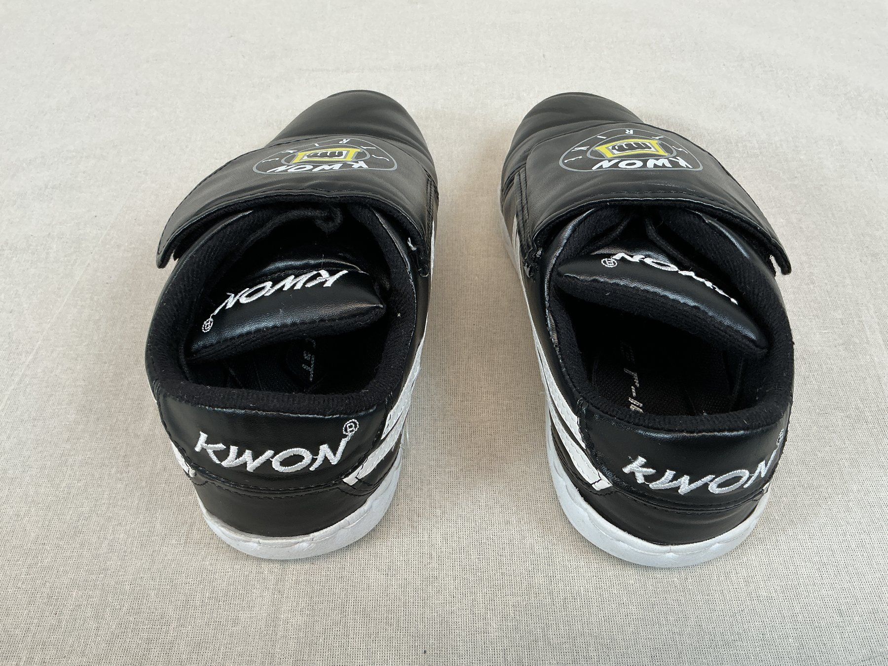 Scarpe da uomo: KWON Strike Kampfsport Schuhe Gr. 40 / 41 – Usato da Richterswil venduto da Restwert_Richterswil 2