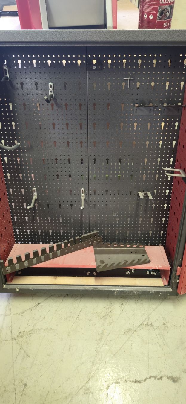 Armadi: Werkzeugschrank – Usato da Ellikon an der Thur venduto da silversurfer67 2