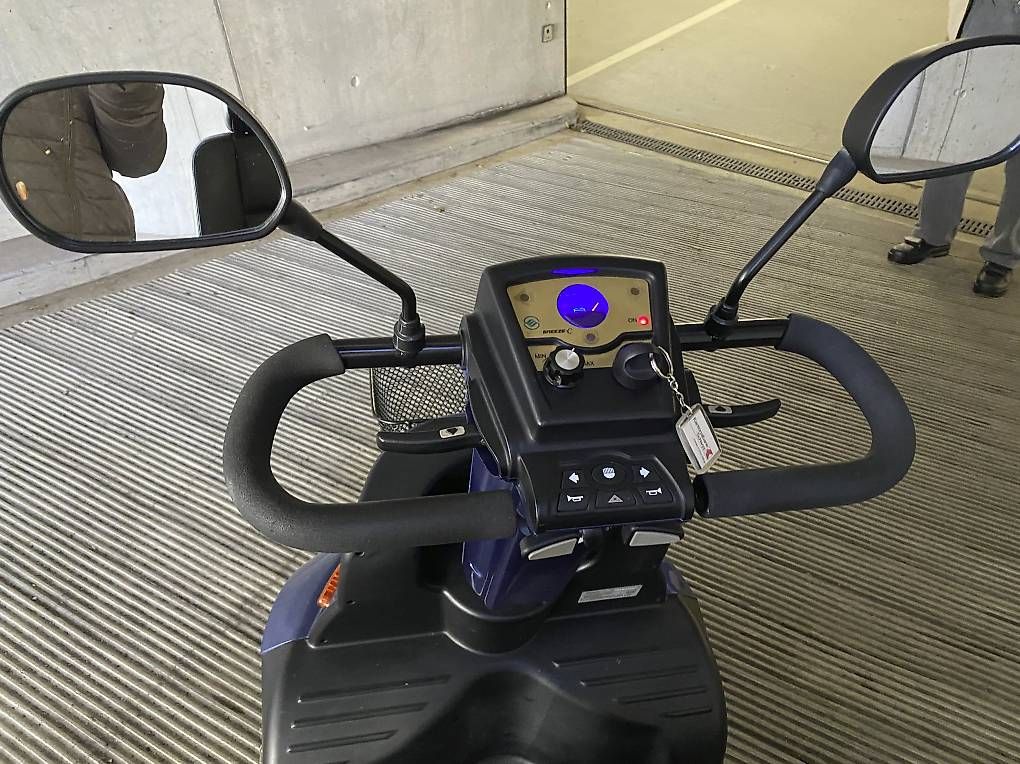 Veicoli elettrici: Elektromobil / Behindertenmobil – Usato da Ibach venduto da Femacor 2